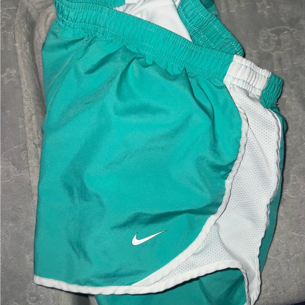 Nike Dri-Fit Running Girls M Shorts - Picture 3 of 9